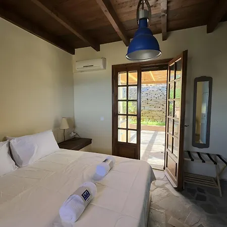 Holiday home Kea's Sunset Stone Retreat Koundouros